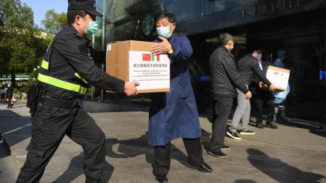 中国浙江向意大利捐赠的物资包括实验室检测试剂、ICU设备等。