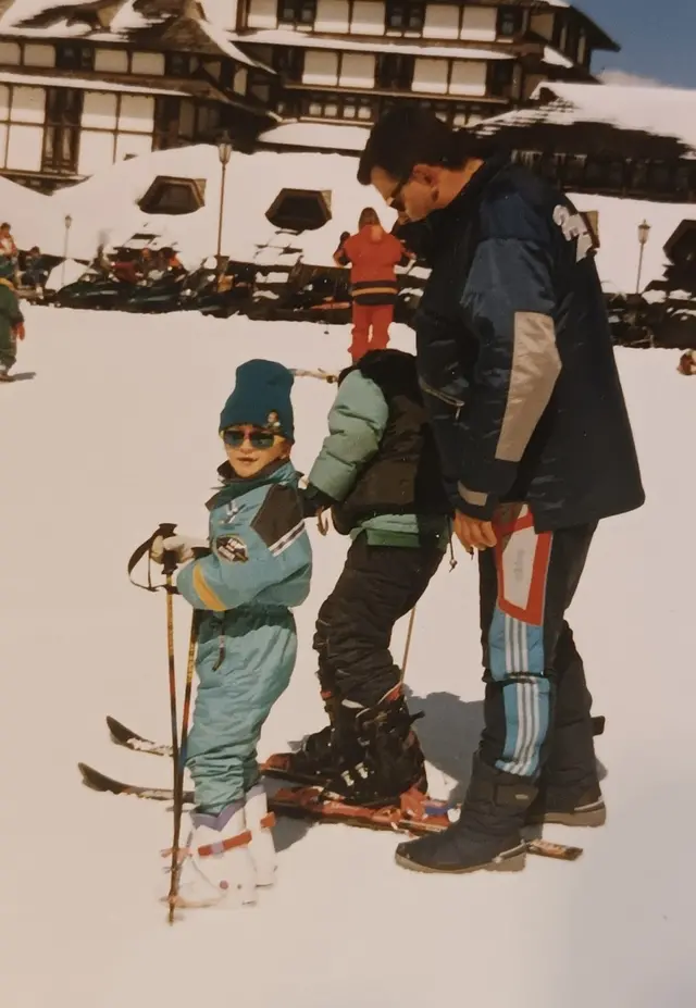 devojčica na skijanju