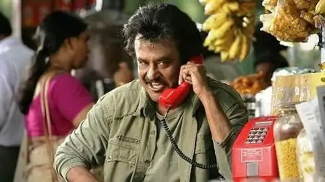 In the second half, Rajini's character, who loses everything and struggles to become a commoner again, was well received by the fans. දෙවන භාගයේදී, සියල්ල අහිමි වී නැවත සාමාන්‍ය වැසියෙකු වීමට අරගල කරන රජිනිගේ චරිතය රසිකයින් විසින් හොඳින් පිළිගනු ලැබීය.