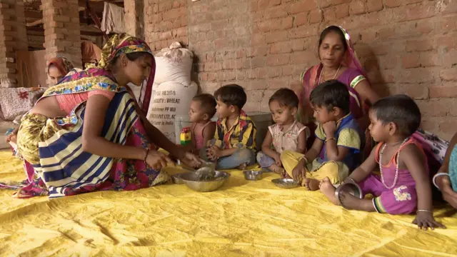 ગુજરાત સરકાર, કુપોષણ, મિડ-ડે મીલ, નાસ્તો, બાળકો, બાળકોમાં કુપોષણ, સરકારી શાળાઓ, બીબીસી ગુજરાતી 