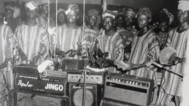 Ilumọọka ẹgbẹ akọrin ni ẹgbẹ Popular Jingo
