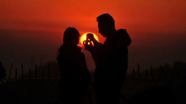 பிபிசி தமிழில் உங்கள் காதல் புகைப்படங்கள் இடம்பெற வேண்டுமா?