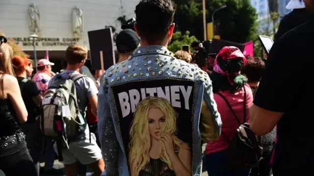 متظاهرون من المعجبين ببريتني سبيرز في 29 سبتمبر/ أيلول