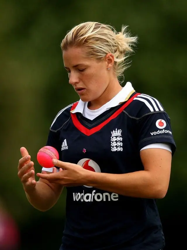 இங்கிலாந்தின் கேத்ரீன் ப்ரண்ட்