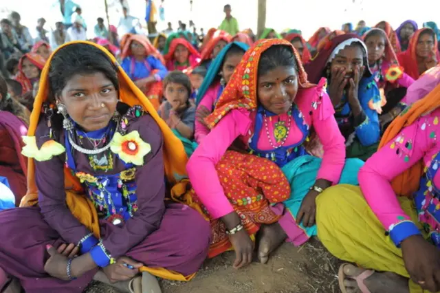 વર્ષ 2011ની વસતી ગણતરીને આધારે 65.32 ટકા સાક્ષરતા દર સાથે બનાસકાંઠા રાજ્યમાં છેલ્લેથી બીજા ક્રમે છે