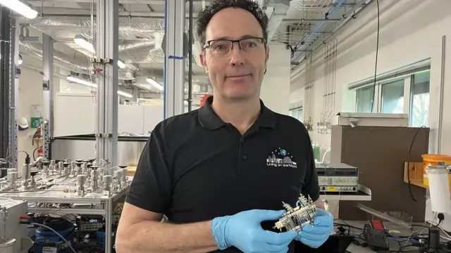 El doctor Simeon Barber de la OU