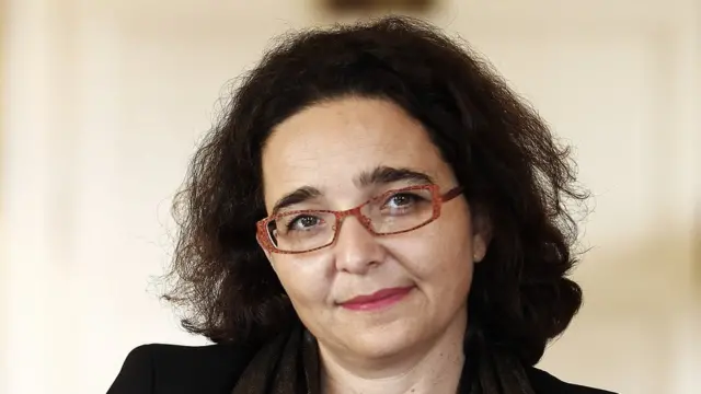 돌아온 아이들을 대상으로 반급진주의 프로그램을 이끄는 무리엘 도냐크