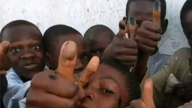 Aworan awọn ọmọde toun dibo