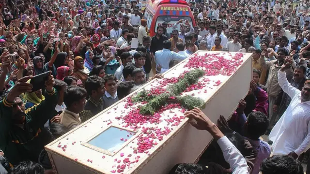 میت
