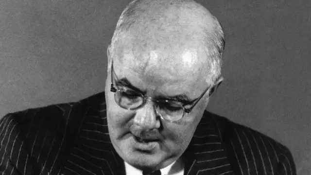 Председатель Комиссии по расследованию антиамериканской деятельности конгрессмен Джон Томас