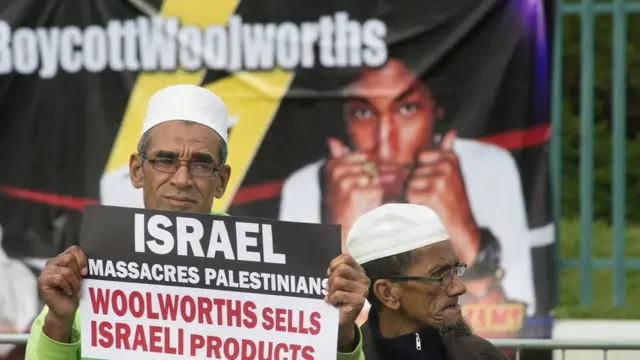 Güney Afrika'da İsrail'i protesto eden Boykot, Tecrit ve Yaptırımlar Hareketi üyeleri