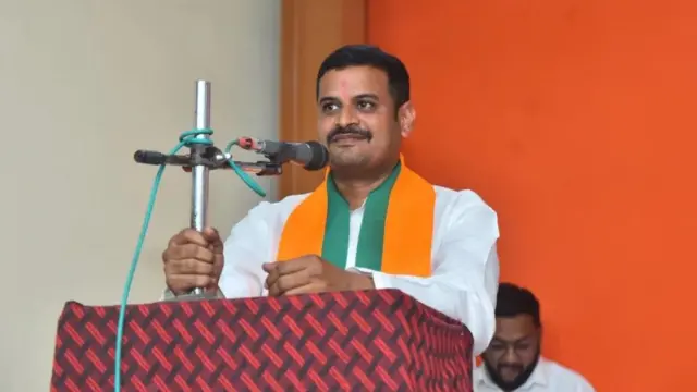 अनुप धोत्रे