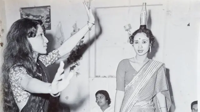 মুম্বাইয়ের কংগ্রেস হাউজ কোঠায় তোলা ১৯৮০র দশকের একটি ছবি