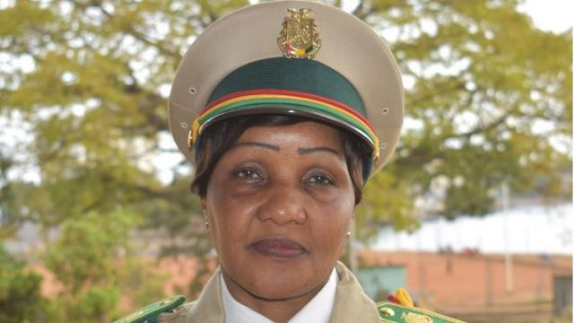 La première femme promue Générale en Guinée Mahama Sylla est militaire de carrière.