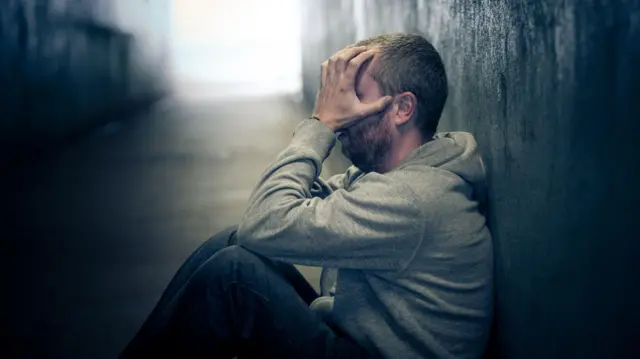 Дедалі більше чоловіків потерпають від кризи маскулінності - і це впливає на народжуваність