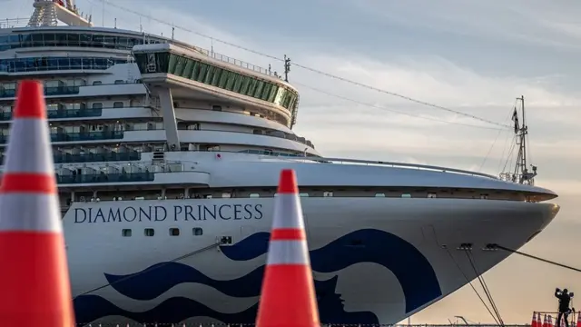 Coronavirus News: ஒரு சொகுசு கப்பல், 2 விமானங்கள், 100 மரணங்கள், 2000 ஐ- ஃபோன்கள் - இதுவரை நடந்தவை