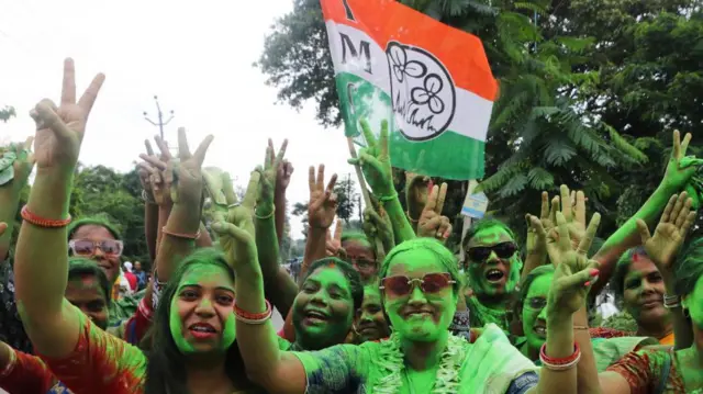 উল্লসিত তৃণমূল কংগ্রেস সমর্থক