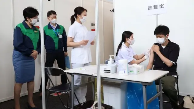 براساس گزارش‌ها تنها ۱۶ درصد مردم ژاپن یک دوز از واکسن کرونا را دریافت کرده‌اند