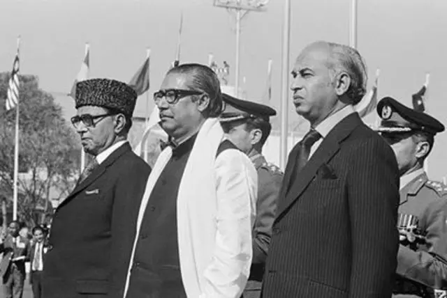 بھٹو شیخ مجیب کے ساتھ