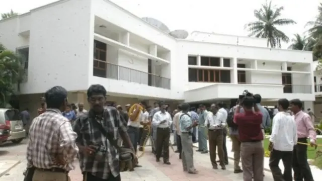 'ஜெயலலிதா வீட்டை திறக்க அனுமதி; மக்கள் நுழைய தடை' - உயர் நீதிமன்றம்