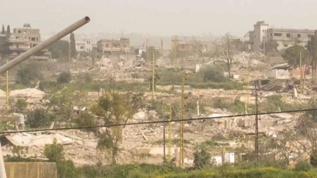 Вид из штаб-квартиры UNIFIL на разрушенные здания