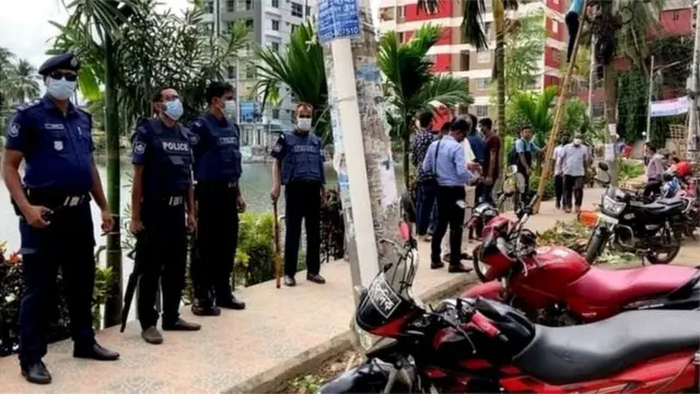 బంగ్లాదేశ్ పోలీస్