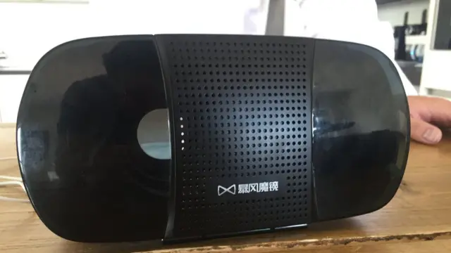 Casco de realidad virtual