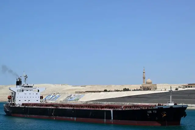 سوېس کانال دا د اروپا او هغو هېوادونو ترمنځ چې د هندي سمندر او ارام سمندر لوېدیځ شاوخوا کې پراته دي- ‌تر ټولو لنډه سمندري لاره ګڼل کېږي.