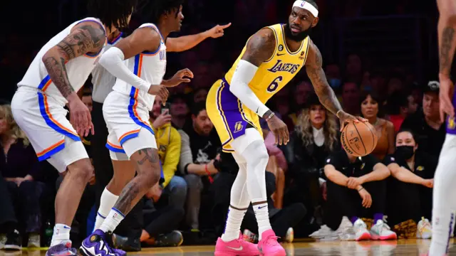 لبرون جیمزدر بازی مقابل اوکلاهاما برای شکستن رکورد کریم عبدالجبار به ۳۶ امتیاز نیاز داشت