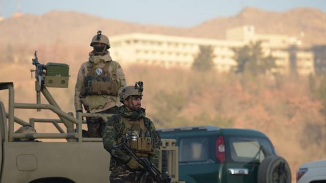 Силы безопасности Афганистана у гостиницы "Интерконтиненталь"