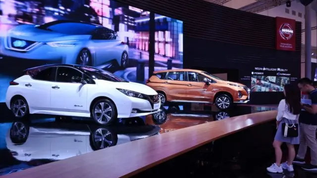 Exposicion de autos Nissan