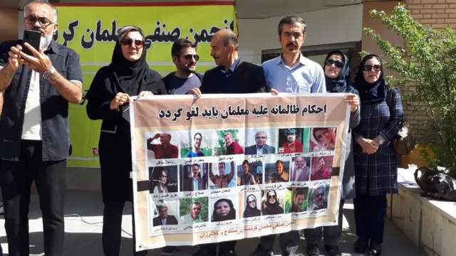 تجمع معلمان در شهر سنندج، روز پنجشنبه ۲۲ اردیبهشت
