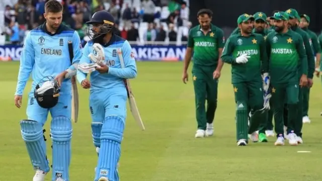 इंग्लैंड और पाकिस्तानी टीम