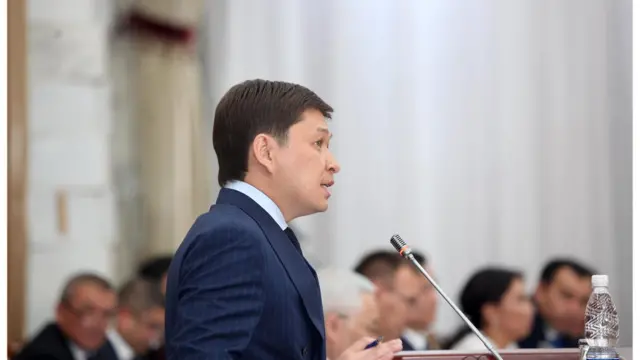 Сапар Исаков 40 жашта, ал Кыргызстан тарыхындагы эң жаш премьер-министр болуп калды