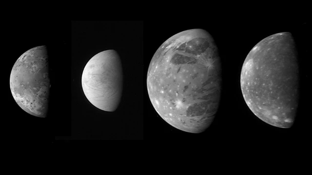 ดาวบริวารบางส่วนของดาวพฤหัสบดี (จากซ้ายไปขวา) ดวงจันทร์ไอโอ, ยูโรปา,แกนีมีด และคัลลิสโต