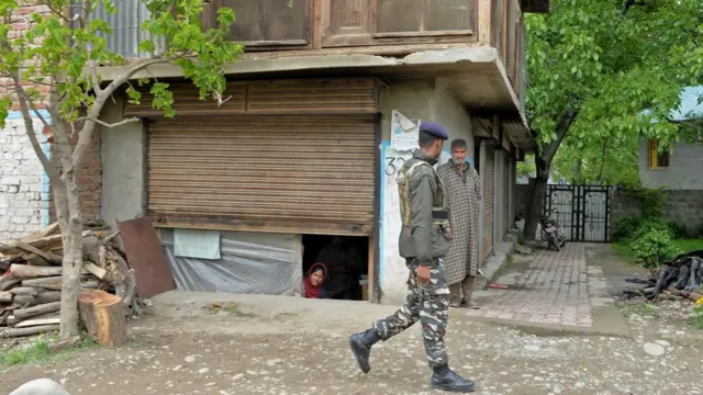 کشمیر، فوج، محاصرہ