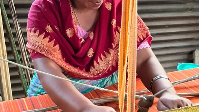 Žene u Manasu su obučene u tkanju kako bi stvorile alternativni izvor prihoda koji se ne oslanja na iscrpljivanje šume