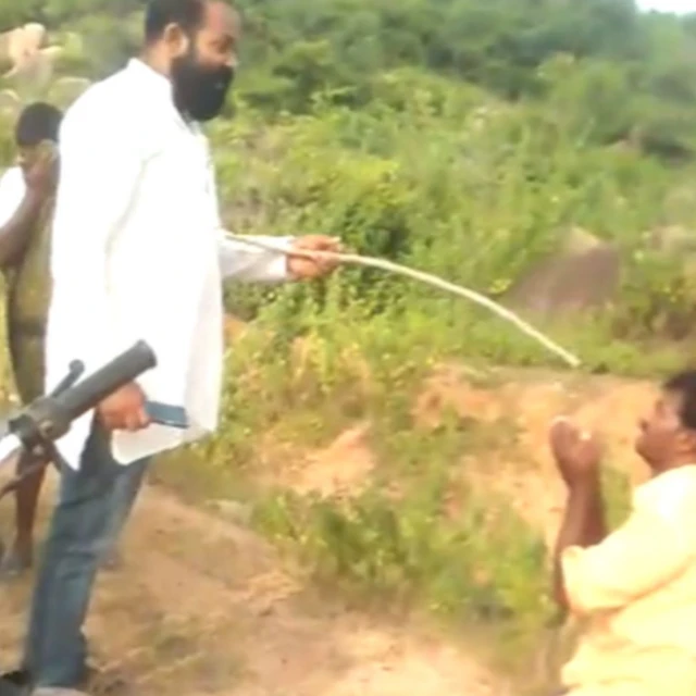 దళిత యువకులపై దాడి చేస్తున్న భరత్రెడ్డి