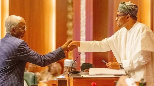 Buhari na-ekele Fashola