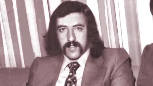 نمایی از فیلم "نهنگی در تنگ"