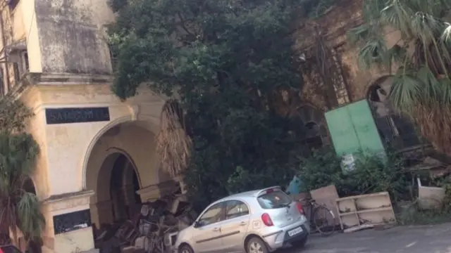 सैफाबाद पैलेस