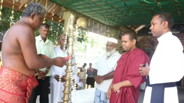 සිංහල -දමිළ-මුස්ලිම් ආගමික නායකයන්