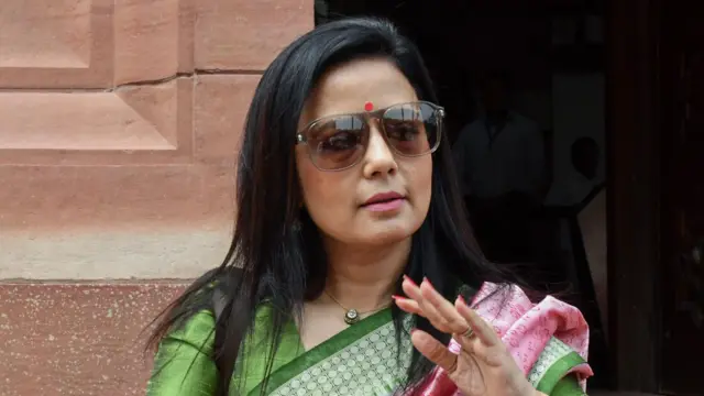 महुआ मोइत्रा