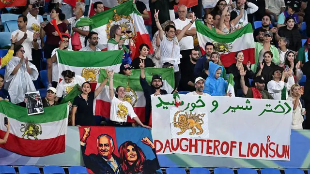 هواداران تیم ملی فوتبال زنان ایران در استرالیا