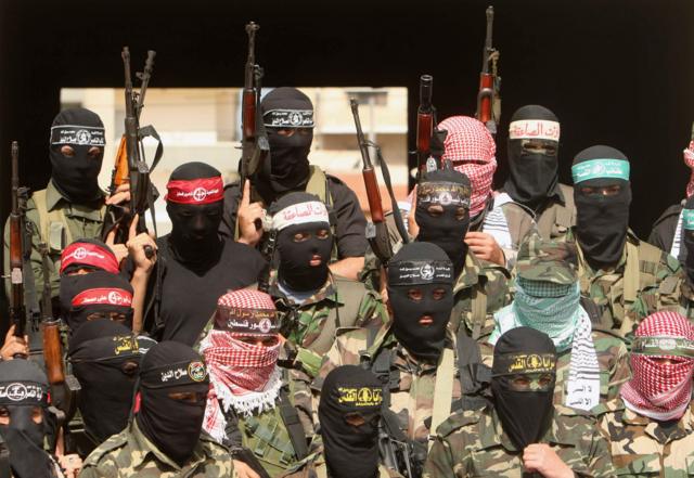 أعضاء الفصائل الفلسطينية المسلحة في مدينة غزة