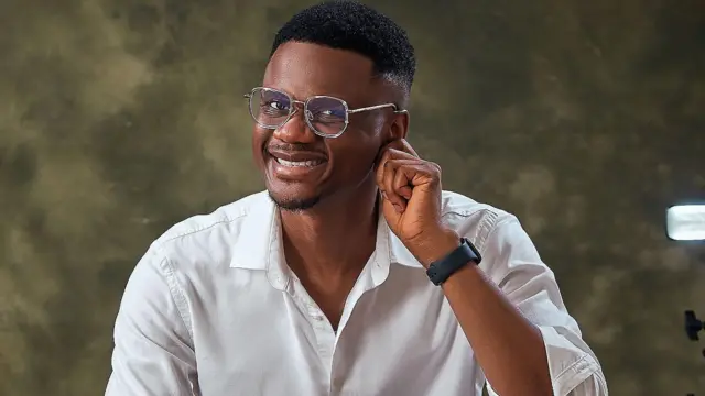 O nyere ndị na-eme ihe ngosi ndụmọdụ ka ha kpachapụ anya n'ụdị ihe ha na-egosipụtara ọhanaeze, n'ihi na ọtụtụ mmadụ dabeere n'ebe ha nọ.