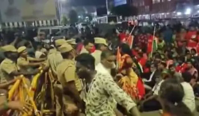 தூய்மைப் பணியாளர்கள் நள்ளிரவில் கைது - என்ன நடந்தது?