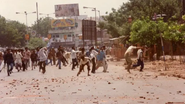 વર્ષ 2002માં ગુજરાતમાં હુલ્લડ થયાં