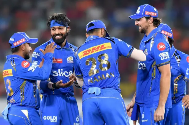 மும்பை vs ஹைதராபாத்