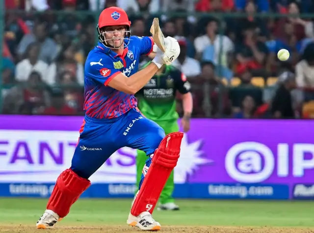 ஆட்டமிழக்காமல் 60 ரன்கள் எடுத்த ஸ்டப்ஸ் ஆட்ட நாயகன் விருது வென்றார்